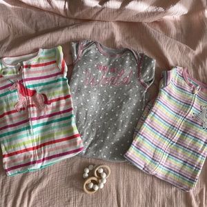 Carters long sleeved baby bodysuit BUNDLE 🦄